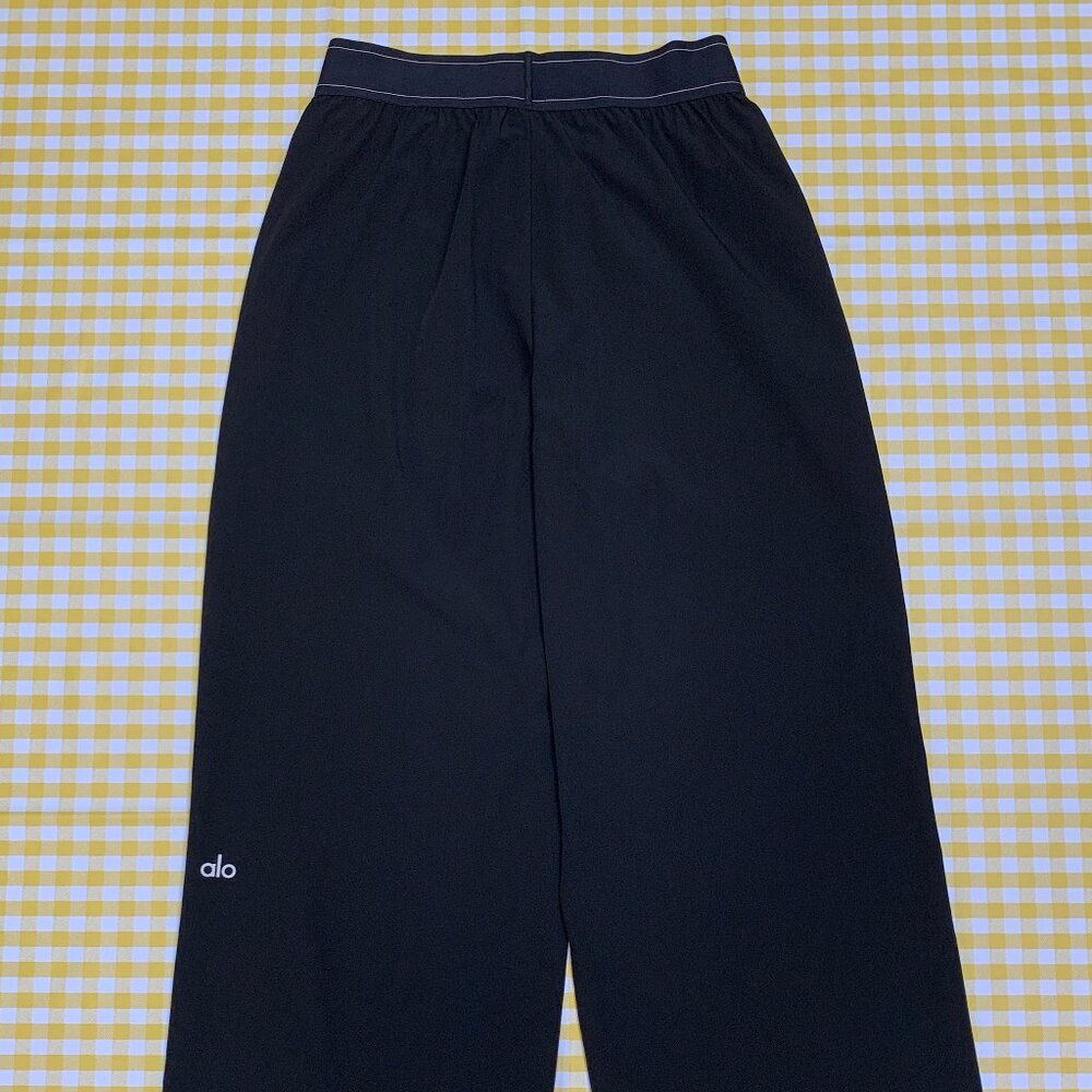 ALO Yoga Black Pants Brand New (Regular)🧍🏻♀️💓 - Picture 6 of 8